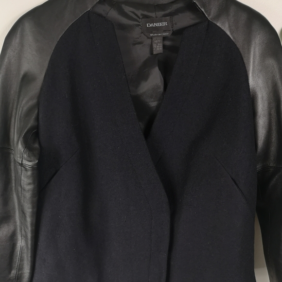 Danier leather wool and leather coat - Picture 5 of 16